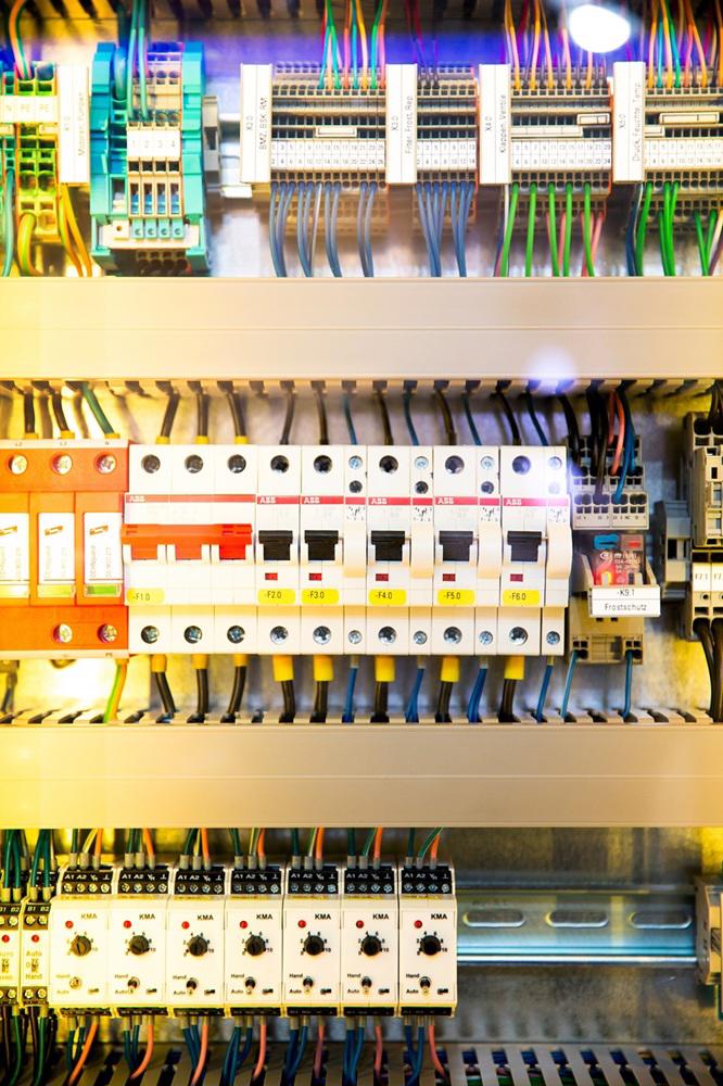 Dobândire calificare ȋn ocupaţia Electrician montator instalaţii automatizate
